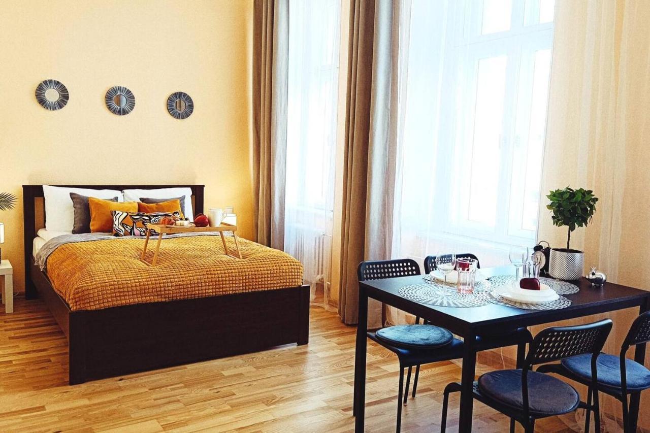 Centrally Located Studio Apartment Riga Ngoại thất bức ảnh