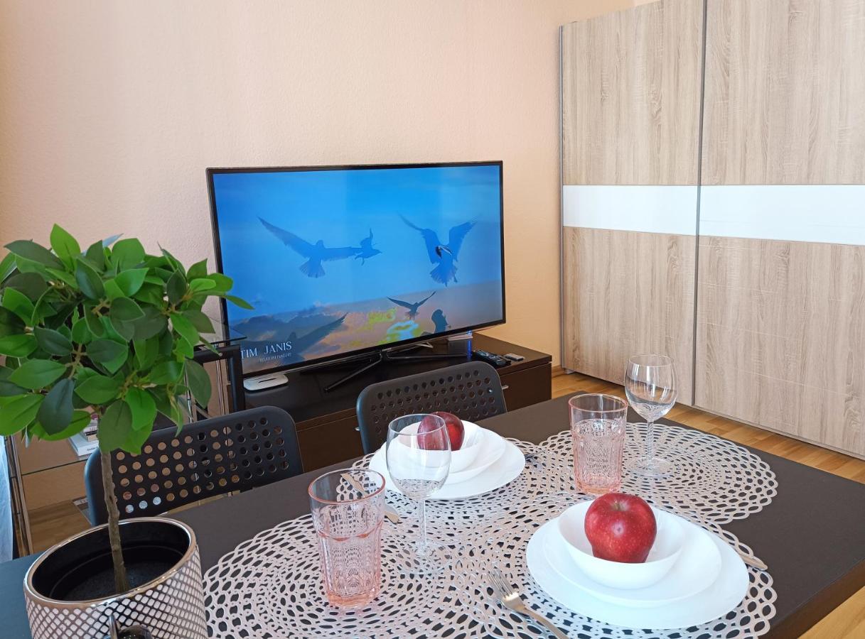 Centrally Located Studio Apartment Riga Ngoại thất bức ảnh